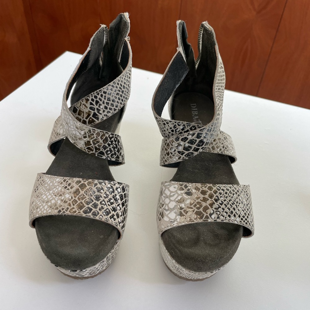 DIBA True platform shoes. Only worn a handful of times. Size 7.5